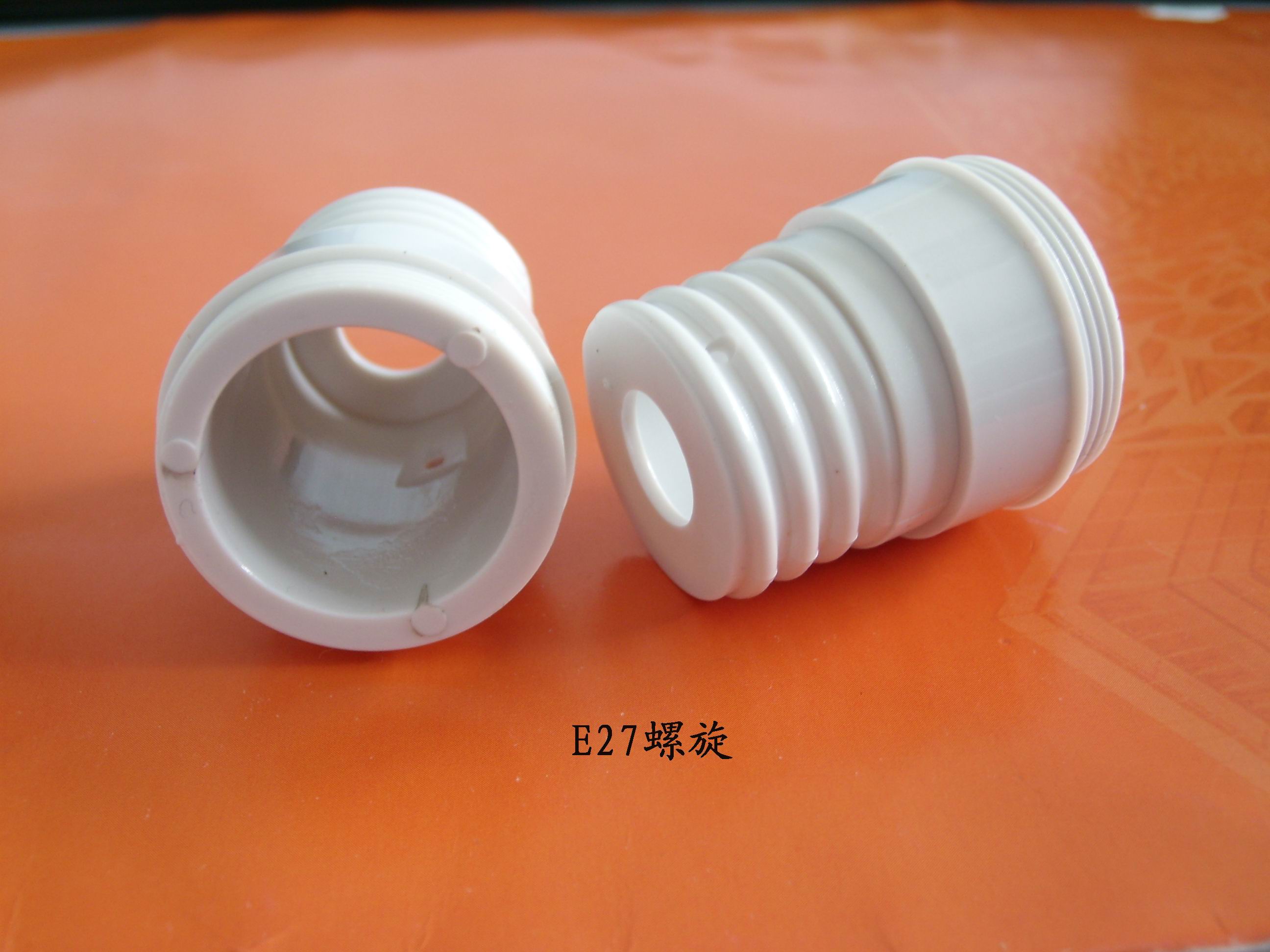 旭錦供應(yīng)塑膠支架，燈頭