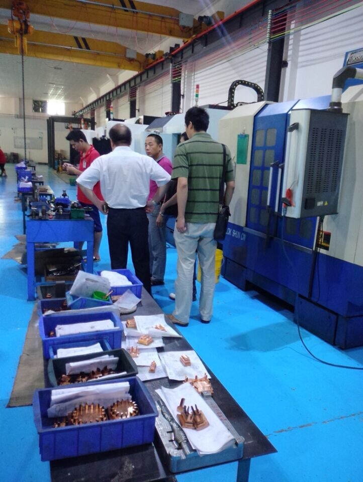 塑膠模具廠 塑膠模具廠