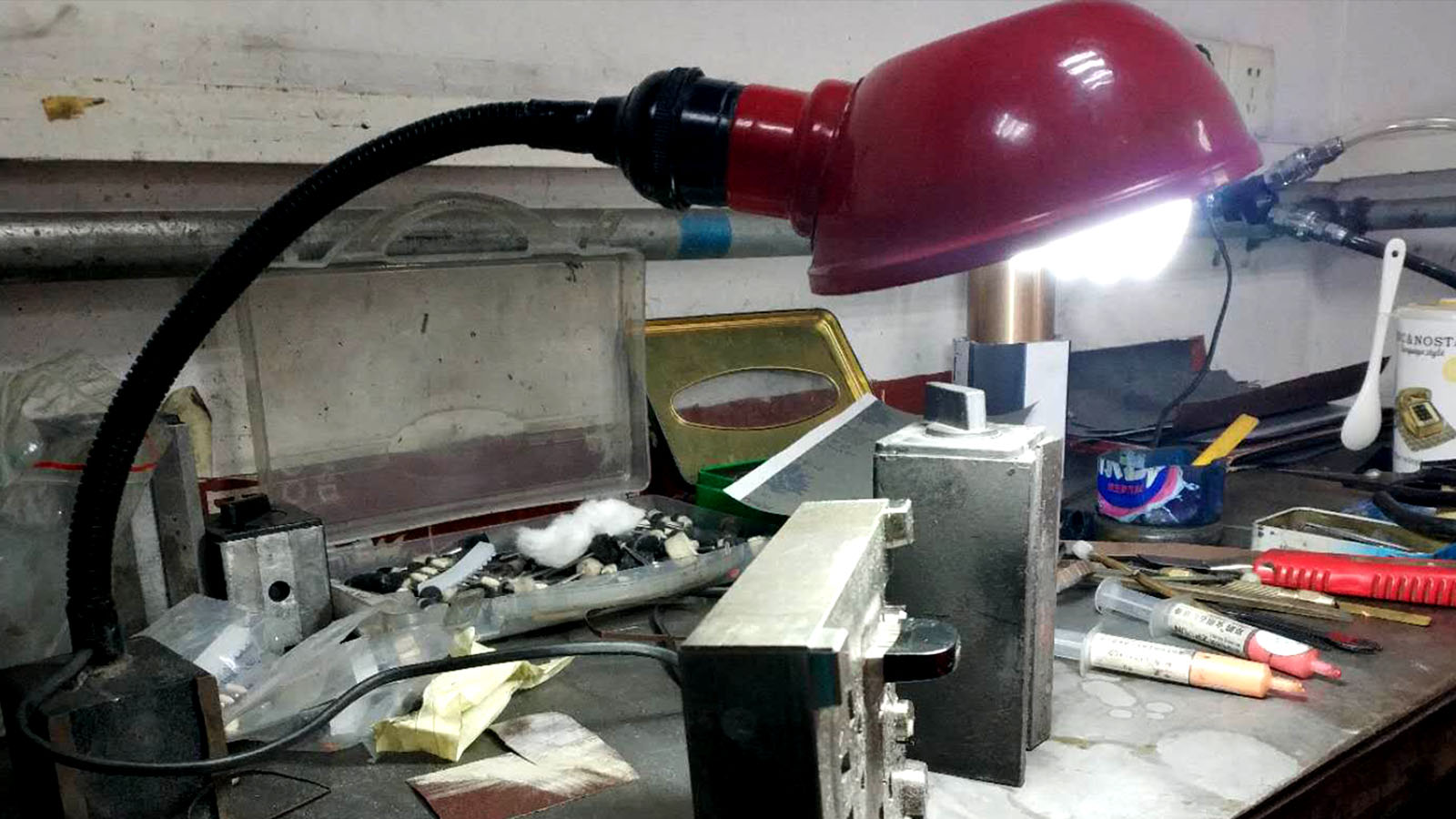 旭錦塑膠模具，掃模房