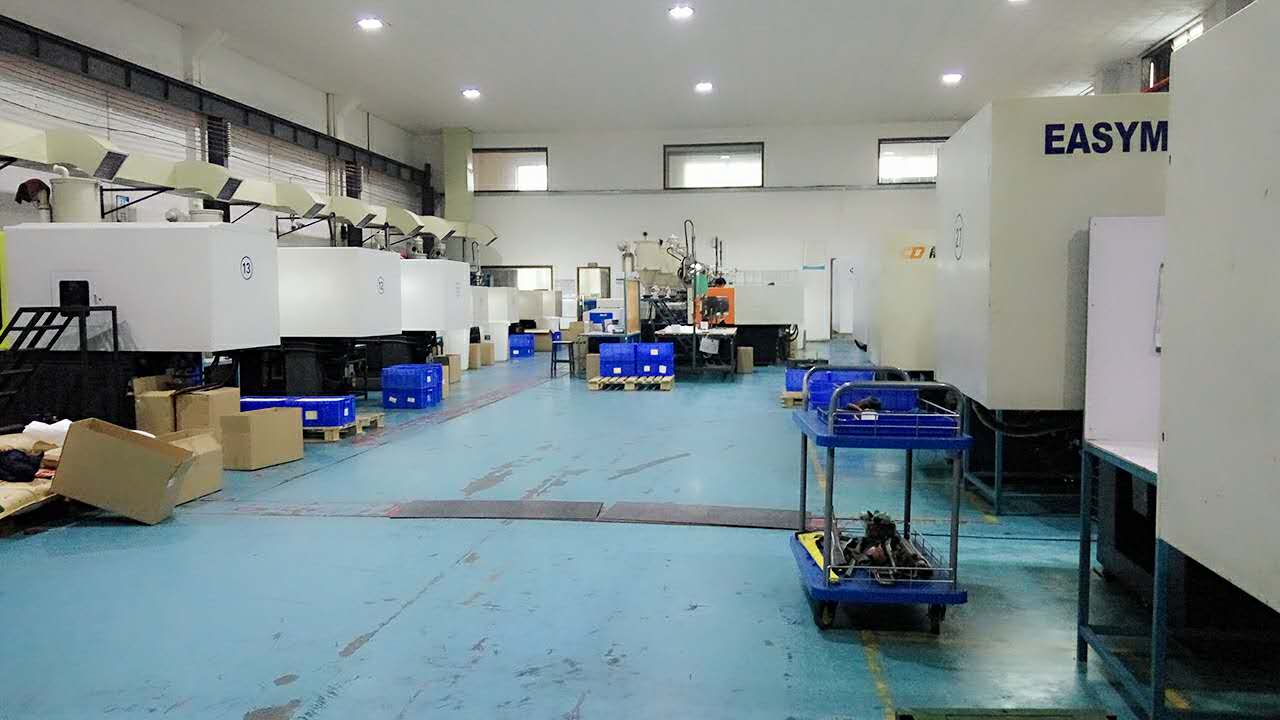 旭錦塑膠模具有限公司，注塑部