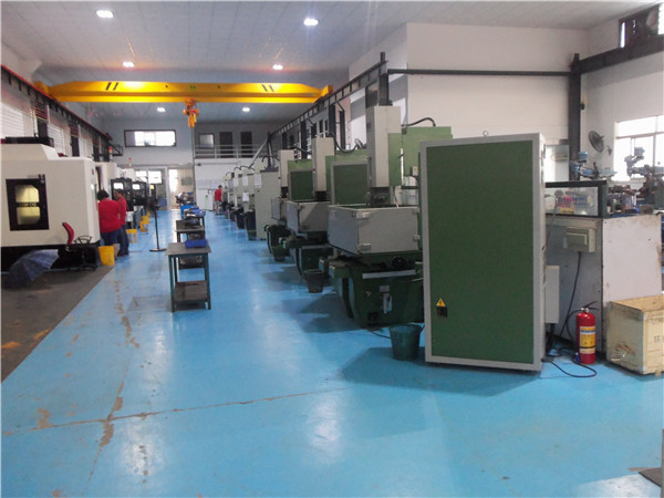 旭錦塑膠模具廠房 旭錦塑膠模具廠房